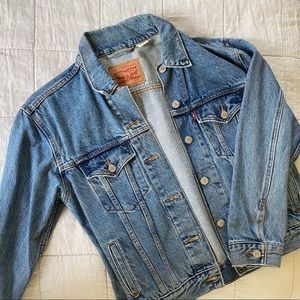 Levi’s Medium Wash Trucker Jean Jacket